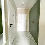Superapart Omulewska - Parking, Wi-fi * ורשה